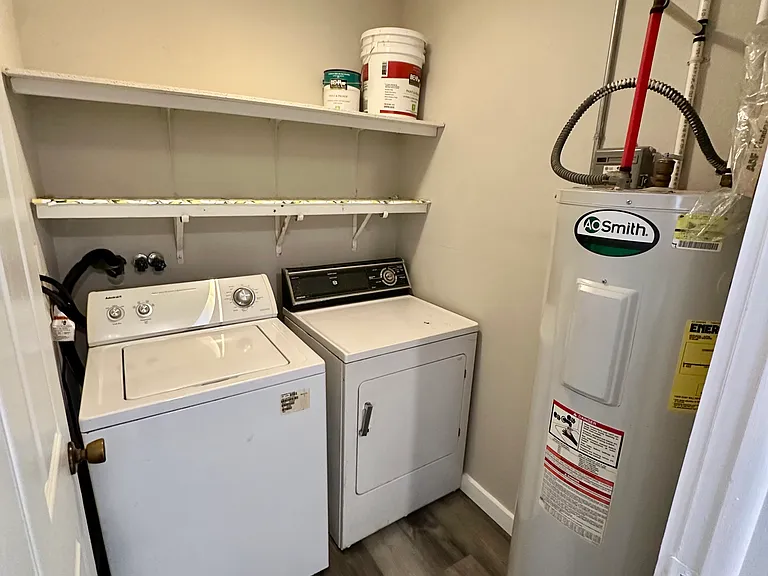 933 Bryan Ct — Photo 10