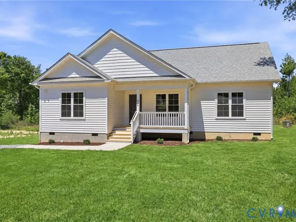 824 Nottoway Ave, Blackstone, VA 23824
