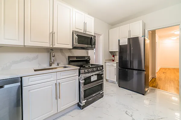 Sold by E Realty International Corp | media 21