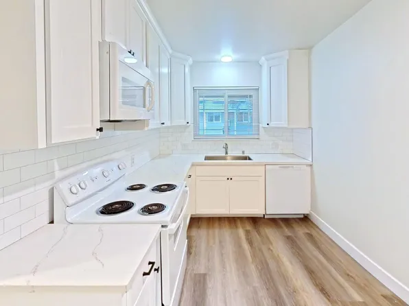 1281 Jefferson Ave #B, Clovis, CA 93612