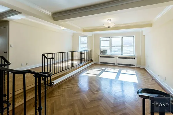 Rented by Bond New York | media 18