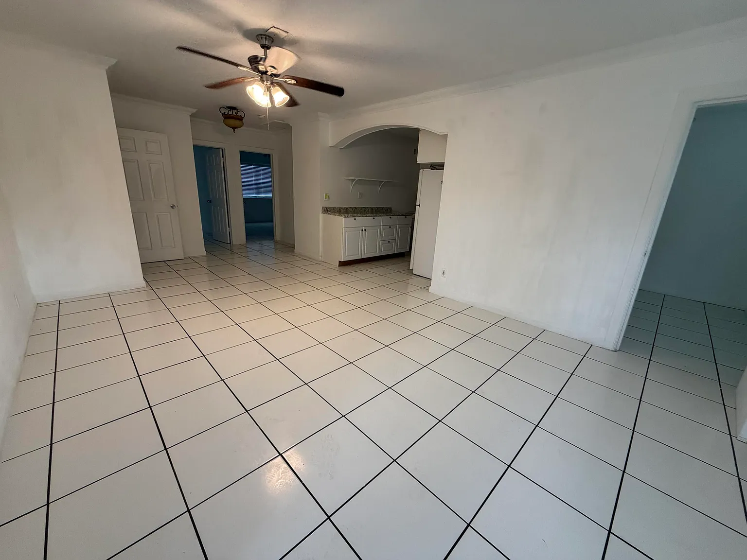 3 bed, 1.0 bath, 4072 sqft, $2,395 — Photo 1