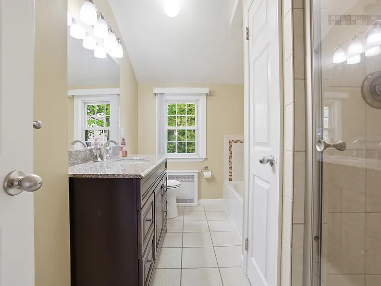 45 Oakland Ave — Photo 24