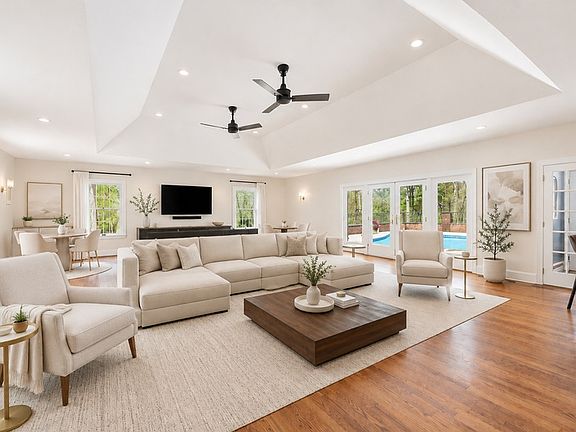 5th image of 20 Cherry Ln