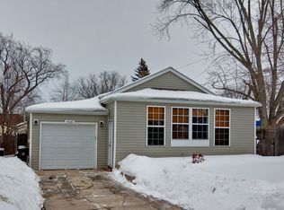 408 Woodland Ave, Wauconda, IL 60084
