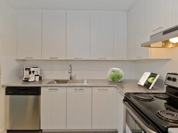 Tower Lane Terrace Apartments