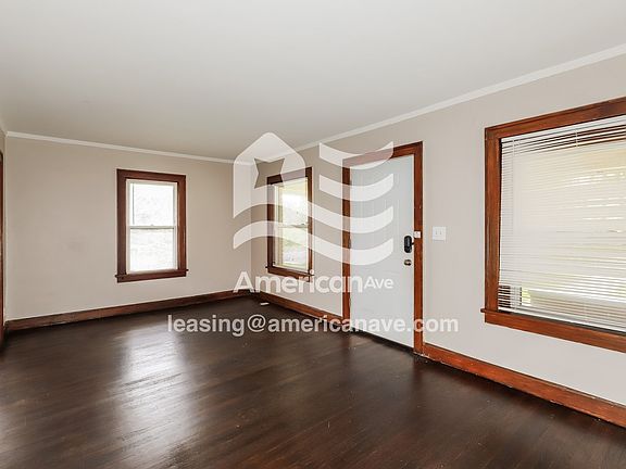 256635_004_living_room_5.jpg