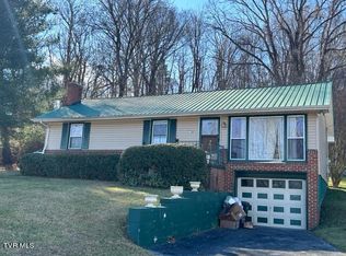 2724 Forest View Rd, Kingsport, TN 37660