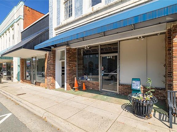4th image of 641 Washington St