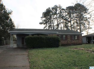 507 Briarwood Dr SW, Decatur, AL 35601
