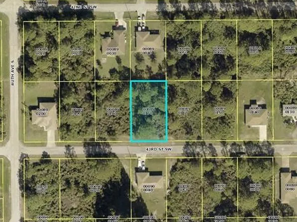 1035 Carroll St E, Lehigh Acres, FL 33974