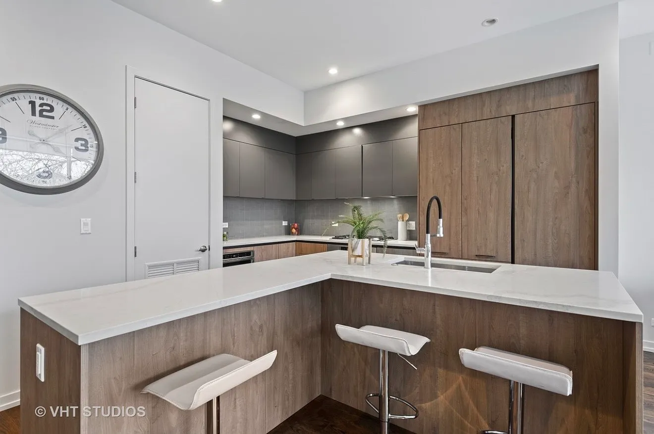 2 bed, 1300 sqft, $4,500 — Photo 4
