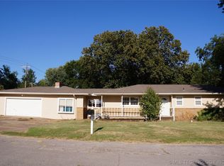 703 S Prairie Ave, Okmulgee, OK 74447