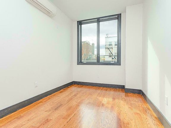 5th image of 874 Willoughby Ave #1EE