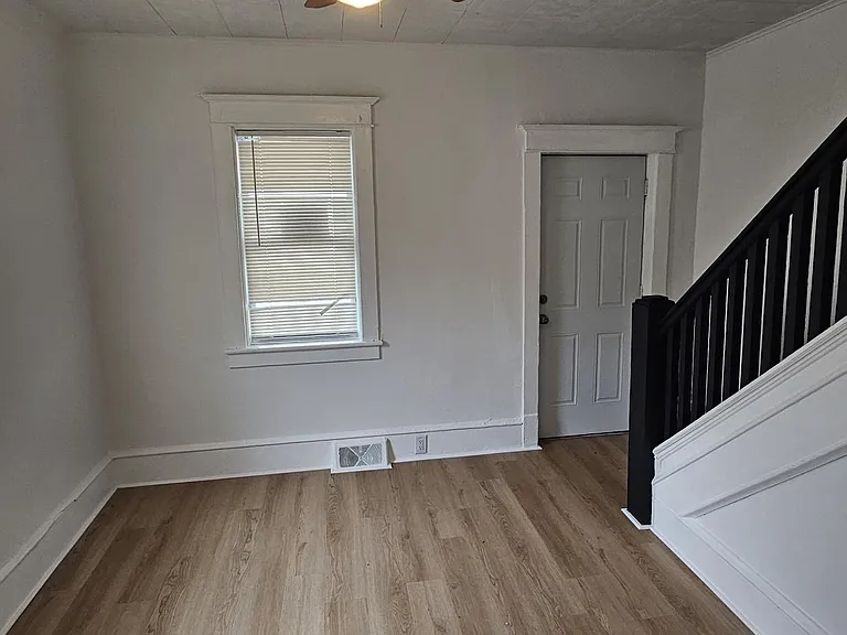 210 W McNeal St — Photo 9