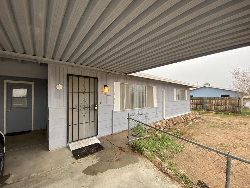 1st image of 2522 E Lillie Ave