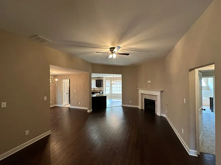 8053 Switzer Dr — Photo 4