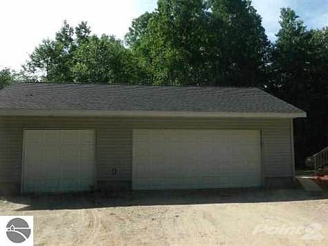 3rd image of 1615 Crystal Dr