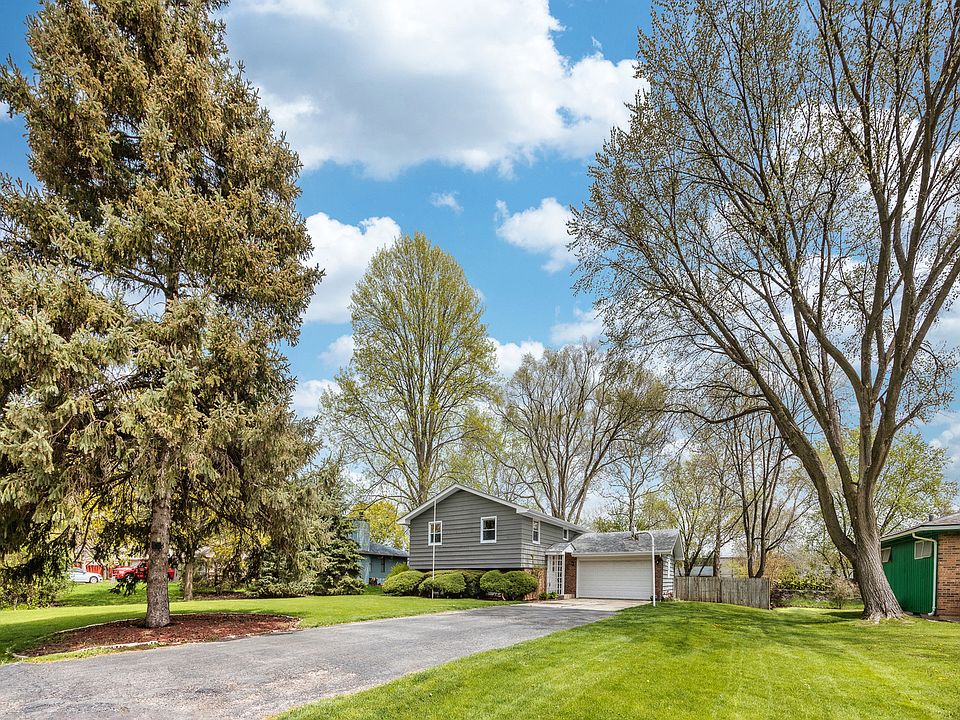 1st image of 845 Birchwood Dr