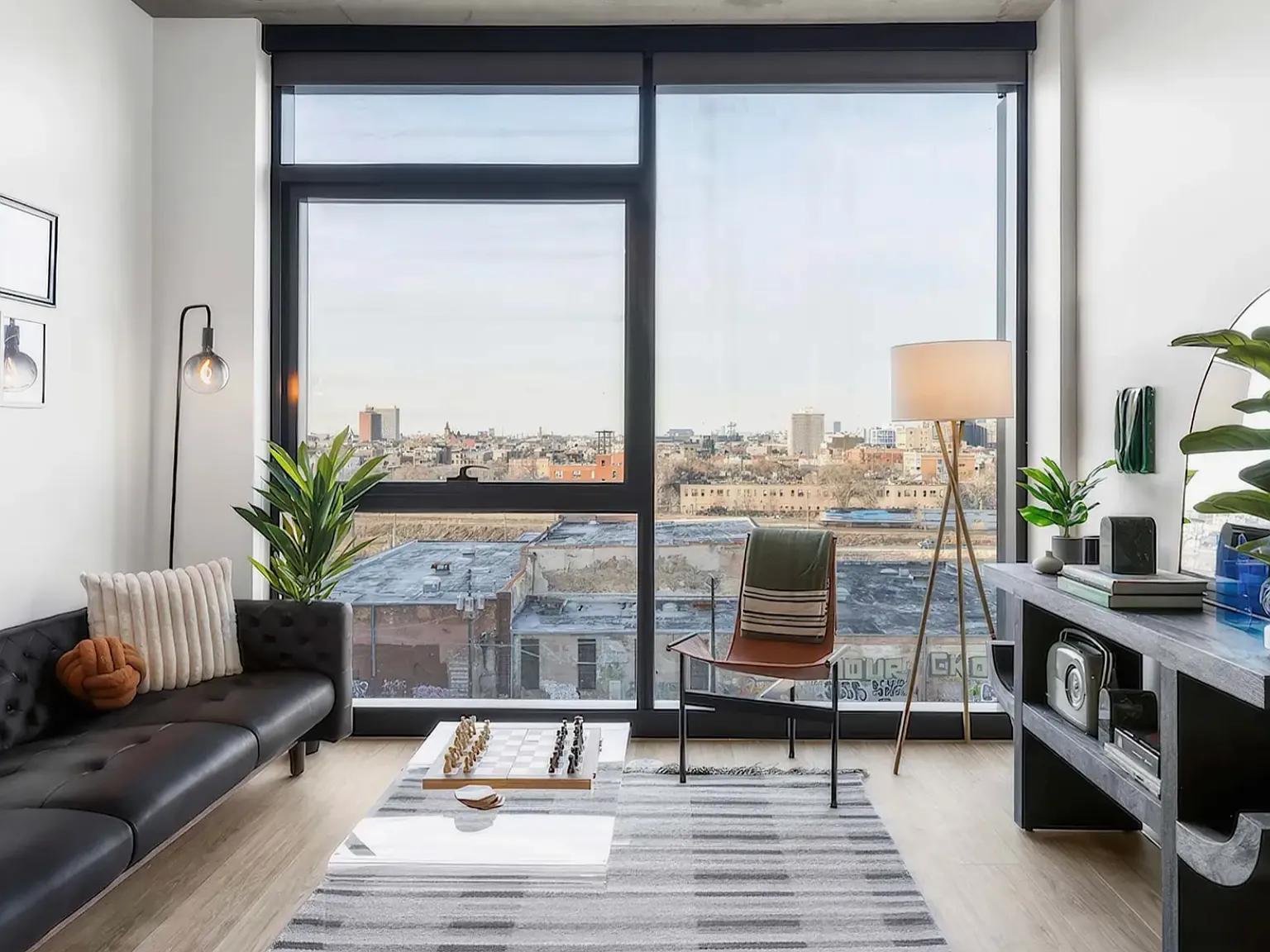 1 bed, 576 sqft, $2,615 — Photo 2