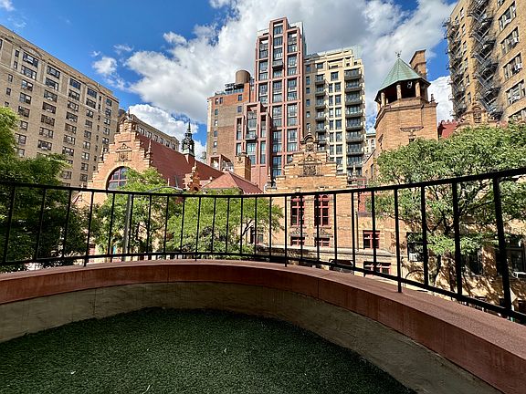 2nd image of 268 W 77th St APT 5