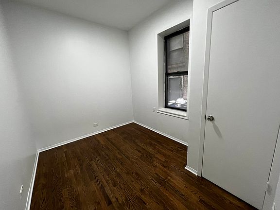 4th image of 57 E 95th St