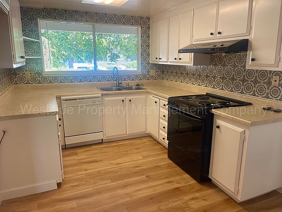 2nd image of 706 Vaquero Dr