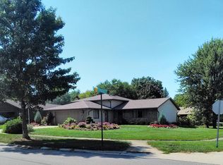 17176 Misty Lake Dr, Strongsville, OH