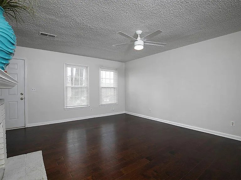 1018 Old Holcomb Bridge Rd — Photo 7