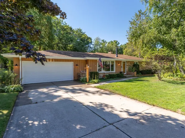 821 Cornelius Dr, Green Bay, WI 54311