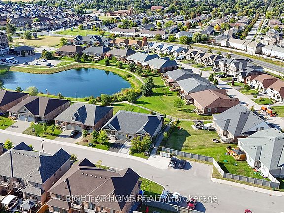 3rd image of 126 Kingsmere Cres
