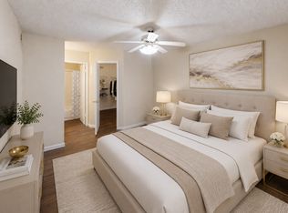 La Paz, Houston, TX 77082
