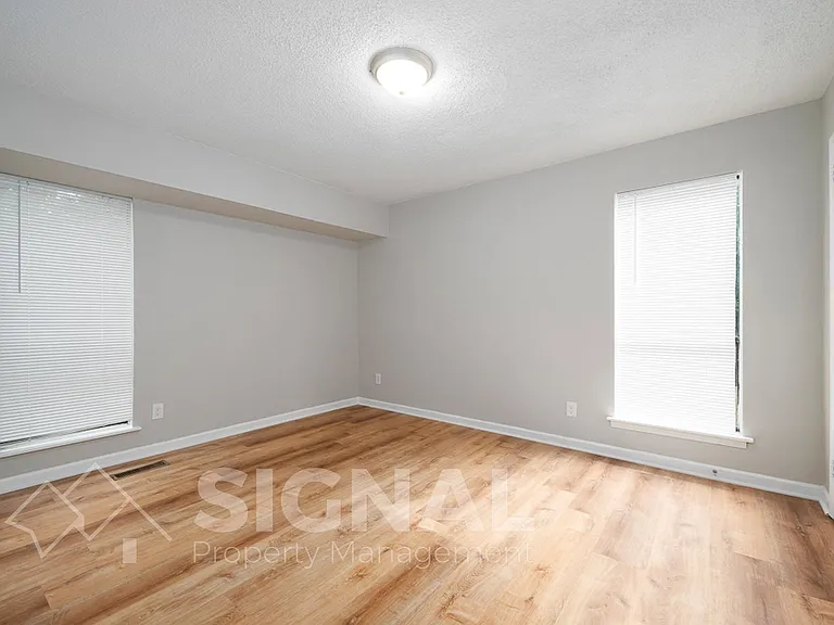 3037 Apple Valley Ln — Photo 13
