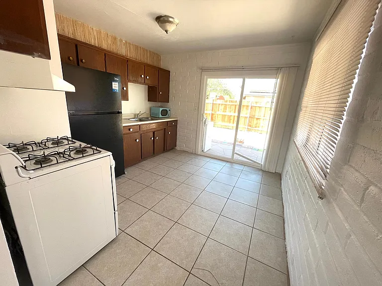 4110 E Glenn St — Photo 2