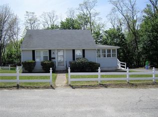 86 Esmond St, West Warwick, RI 02893