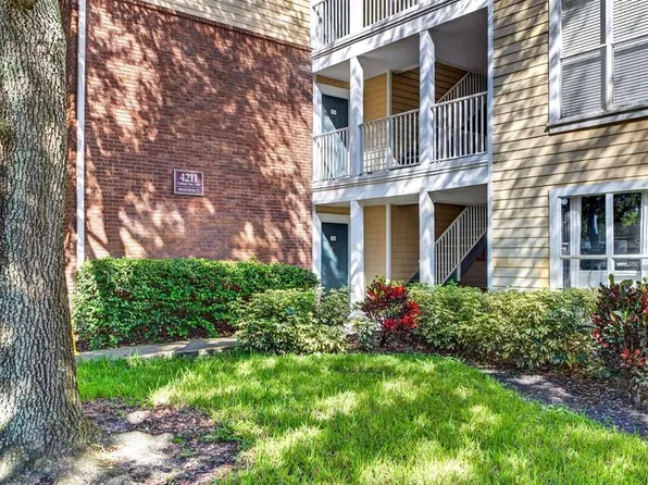 4211 CHATHAM OAK COURT #111, TAMPA, FL 33624