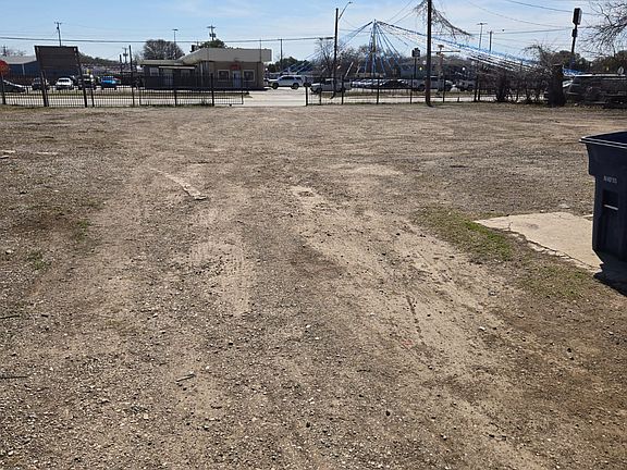 5th image of 1271 New Laredo Hwy