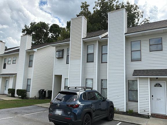 2nd image of 231 Pine Shadow Dr