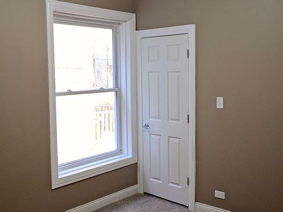 5th image of 121 N Kildare Ave