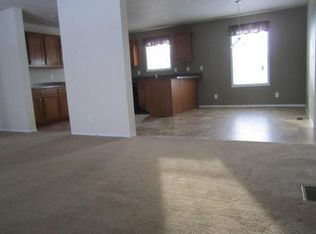 484 Tanglewood Dr, Middleville, MI 49333