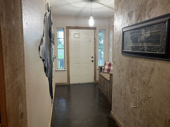 5th image of 1061 S Main St