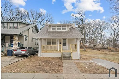 2713 Elmwood Ave Photo 1
