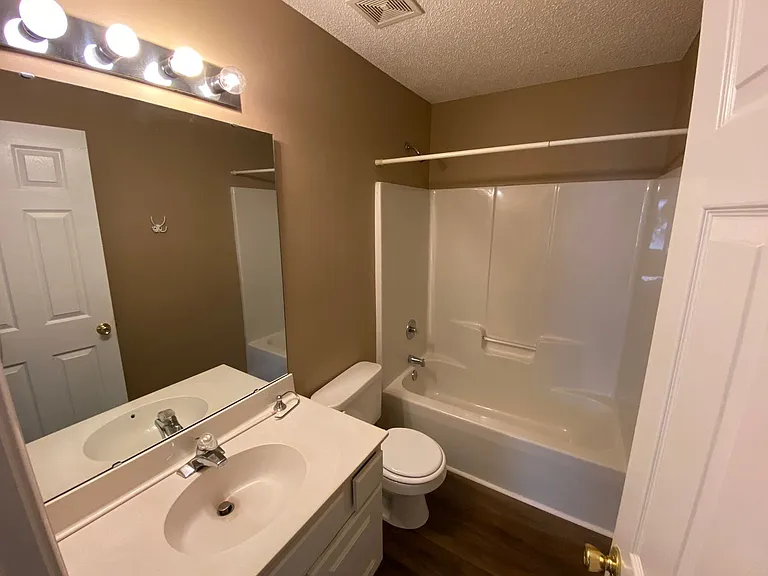 5422 Waverly Lynn Ln — Photo 21