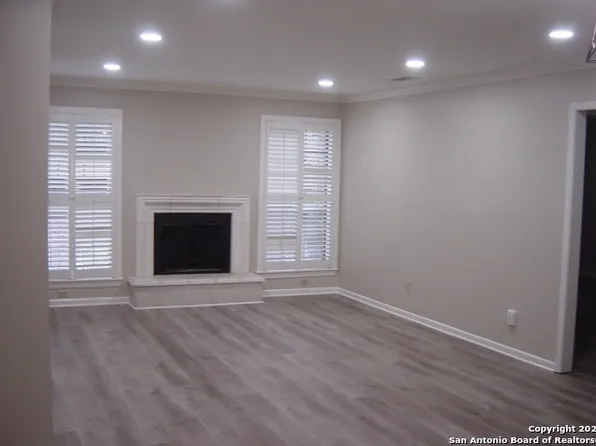 201 Ellwood St APT 205, San Antonio, TX 78209