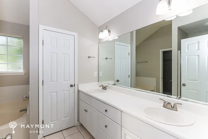 345 Washington St — Photo 11