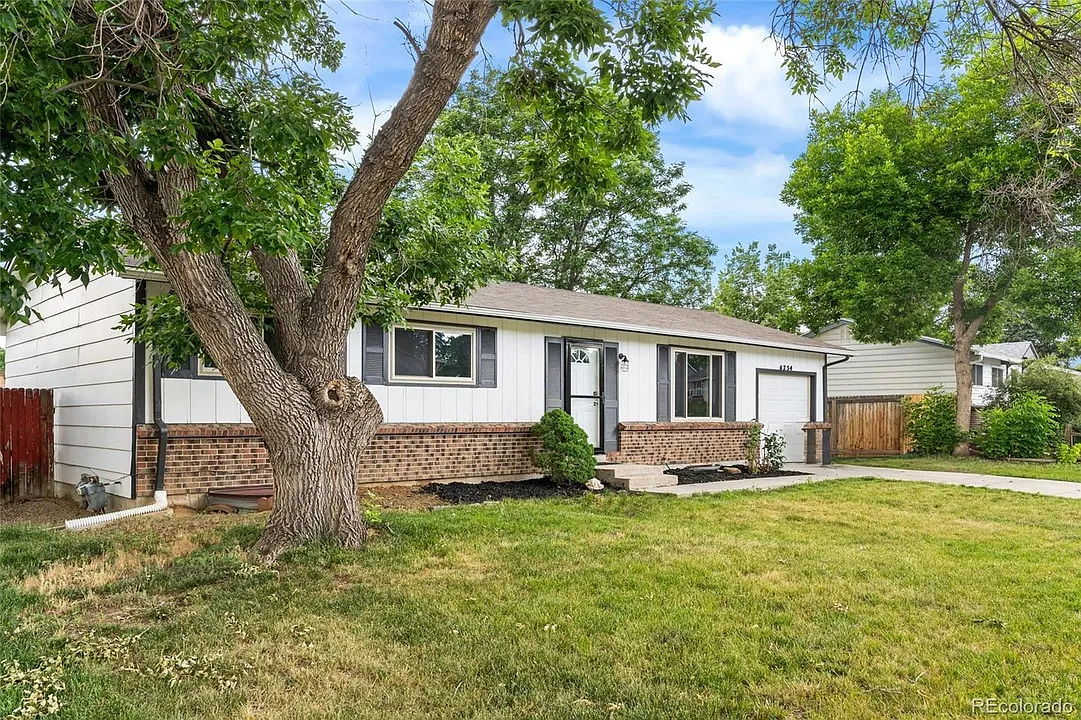 5 bed, 1968 sqft, $3,995 — Photo 1