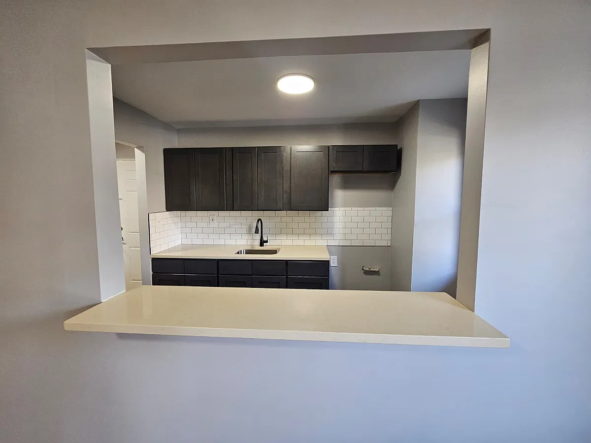 Building Photo - 1279 Clinton Ave #2