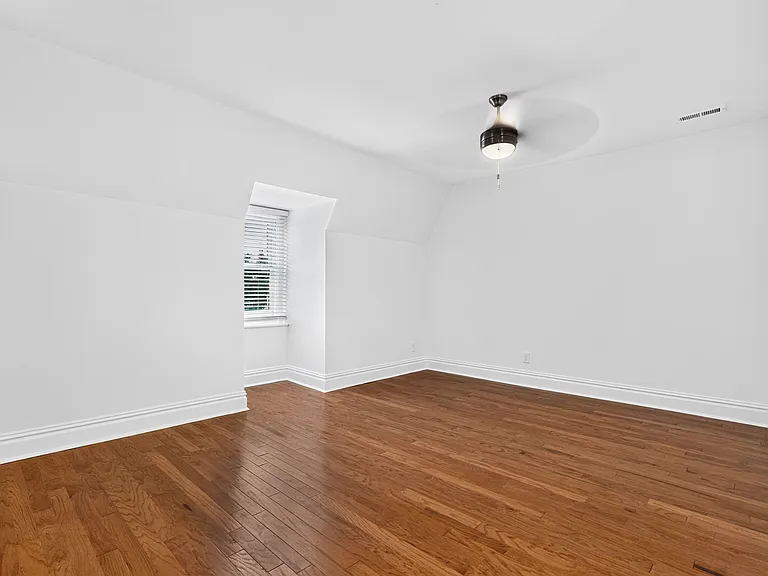 2722 Armand Pl #2F — Photo 39