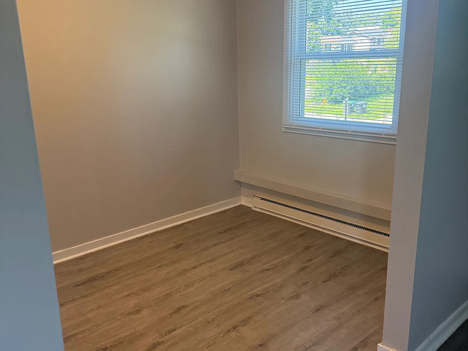 1 bed, 750 sqft, $1,050 — Photo 4