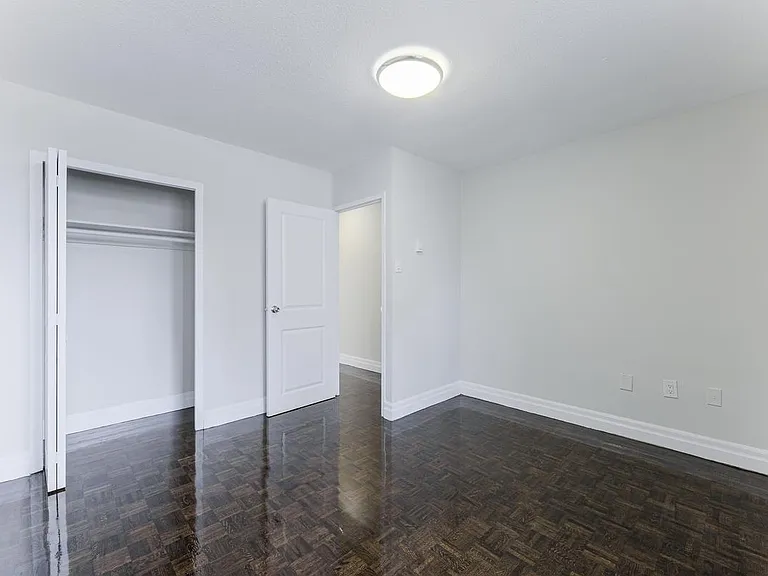 155 Wellesley St E — Photo 12